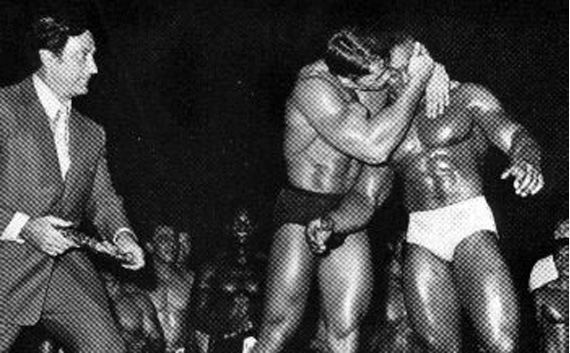 Джо Уайдер, Joe Weider на турнире Мистер Олимпия 1969 вместе с Арнольд Шварценеггер, Сержио Олива