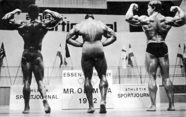 Сержио Олива, Sergio Oliva на турнире Мистер Олимпия 1972 вместе с Серж Нюбре, Арнольд Шварценеггер