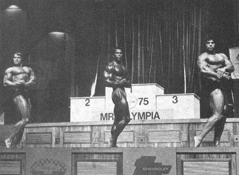 Лу Ферриньо, Lou Ferrigno на турнире Мистер Олимпия 1975 вместе с Арнольд Шварценеггер, Серж Нюбре