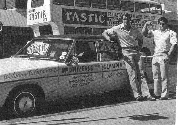 Франко Коломбо, Franco Columbu на турнире Мистер Олимпия 1975 вместе с Арнольд Шварценеггер