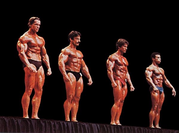 Крис Дикерсон, Chris Dickerson на турнире Мистер Олимпия 1980 вместе с Арнольд Шварценеггер, Майк Ментцер, Фрэнк Зейн