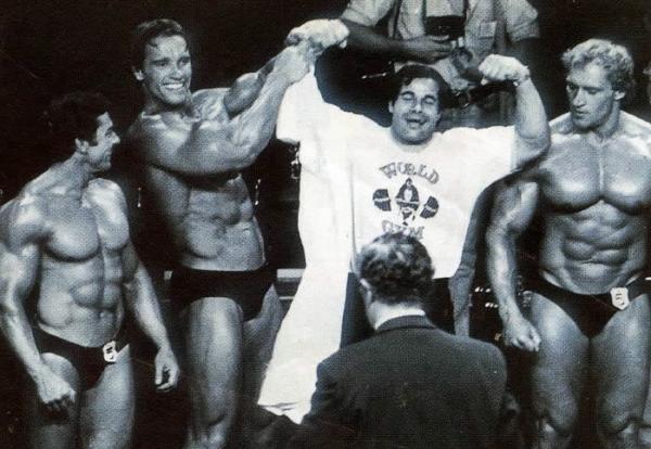 Арнольд Шварценеггер, Arnold Schwarzenegger на турнире Мистер Олимпия 1980 вместе с Роджер Уолкер, Рой Дюваль, Франко Коломбо