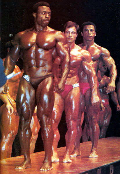 Франко Коломбо, Franco Columbu на турнире Мистер Олимпия 1981 вместе с Крис Дикерсон, Рой Каллендер