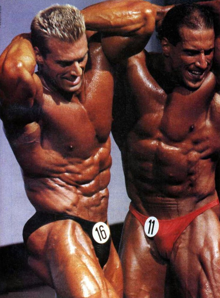 Майк Квин, Mike Quinn на турнире Мистер Олимпия 1990 вместе с Берри ДеМей