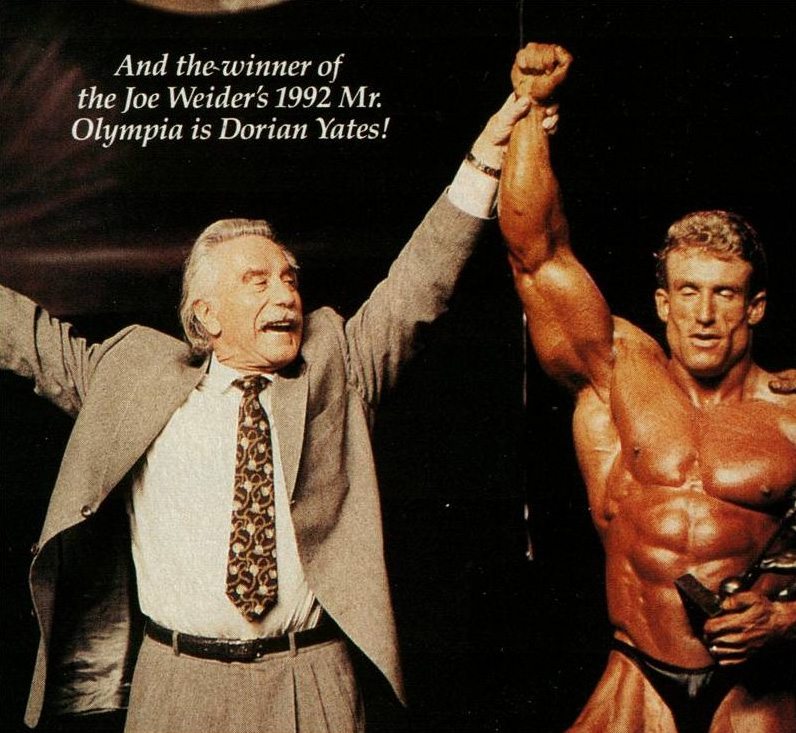 Джо Уайдер, Joe Weider на турнире Мистер Олимпия 1992 вместе с Дориан Ятс