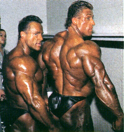 Дориан Ятс, Dorian Yates на турнире Мистер Олимпия 1992 вместе с Портер Котрелл