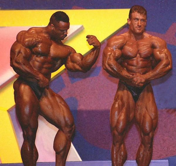 Дориан Ятс, Dorian Yates на турнире Мистер Олимпия 1993 вместе с Пол Диллет