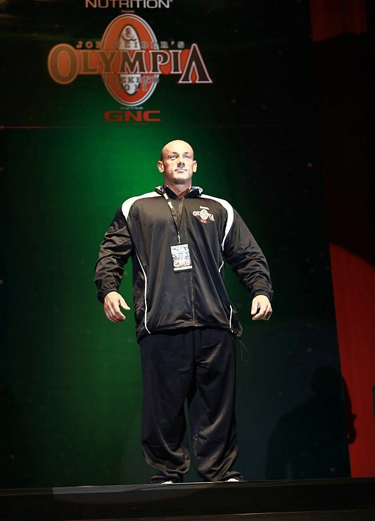 Роберт Бурнейка, Robert Burneika на турнире Мистер Олимпия 2011