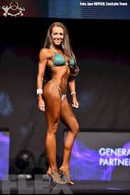 Кортни Кинг, Courtney King, 