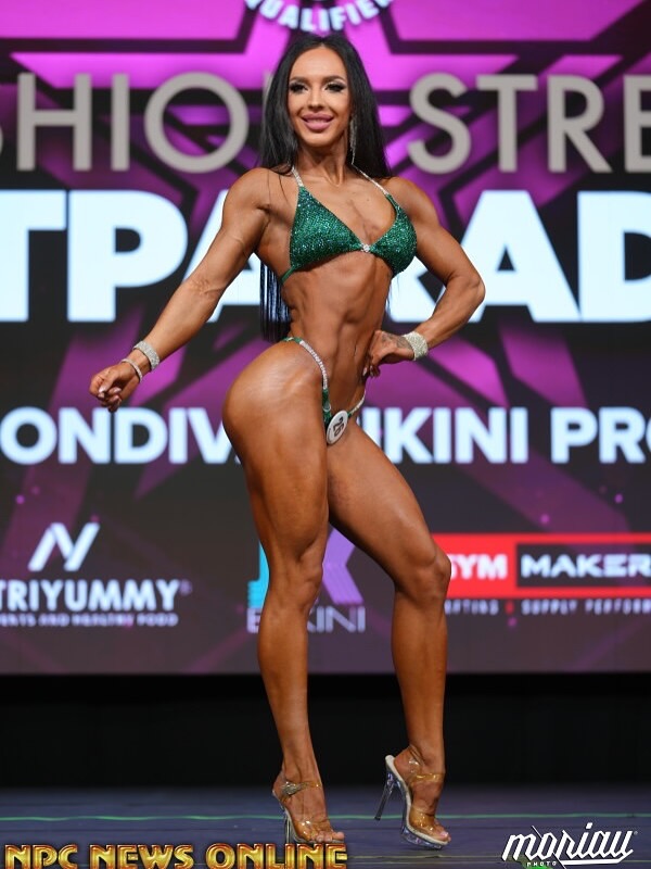 Лаура Захариас, Laura Zakharias, 