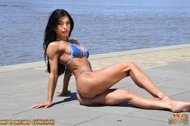 Лорали Шападо, Lauralie Chapados, 