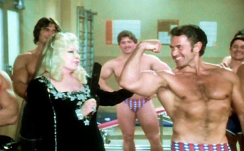 Рег Льюис, Reg Lewis, Кадр из фильма "Sextette" 1978 вместе с Мая Вест (Mae West)