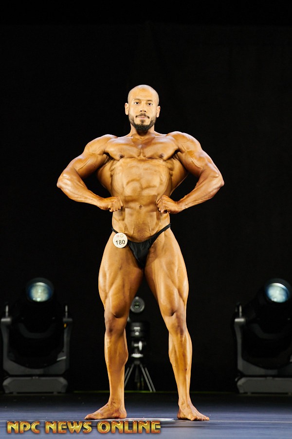 Али Дернави