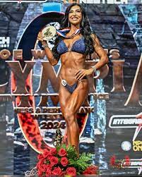 Лорали Шападо