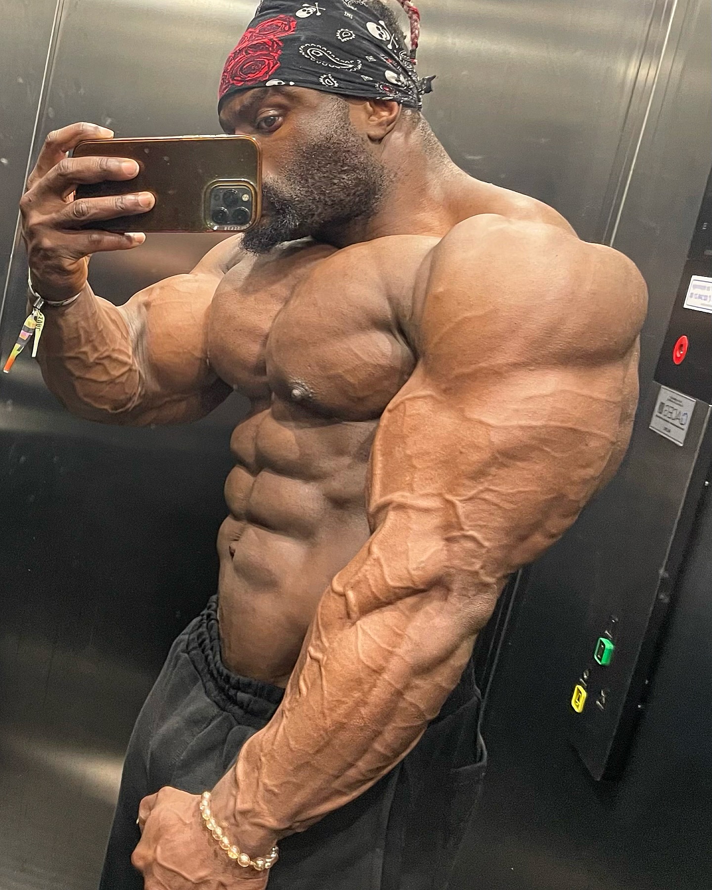 Натхан Мозанго