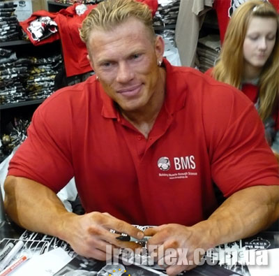 Деннис Вульф подписал контракт с BSN Деннис Вульф подписал контракт с BSN