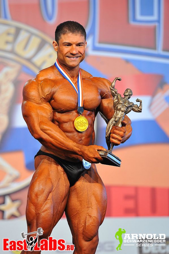 Виталий Фатеев подписал контракт с «MusclePharm»