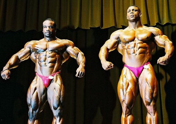 Куинси Тейлор, Quincy Taylor на турнире Айронмен Про 2002 вместе с Крис Кормье