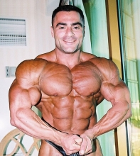 Ахмед Хайдар Мистер Олимпия 2002