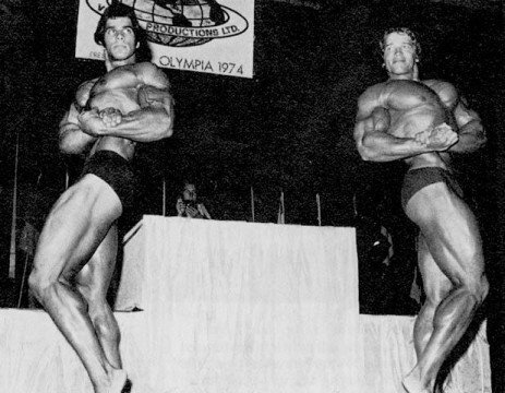 Арнольд Шварценеггер, Arnold Schwarzenegger на турнире Мистер Олимпия 1974 вместе с Лу Ферриньо