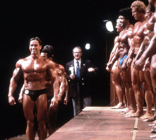 Арнольд Шварценеггер, Arnold Schwarzenegger на турнире Мистер Олимпия 1980 вместе с Кен Уоллер