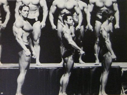 Фрэнк Зейн, Frank Zane на турнире Мистер Олимпия 1980 вместе с Арнольд Шварценеггер, Крис Дикерсон