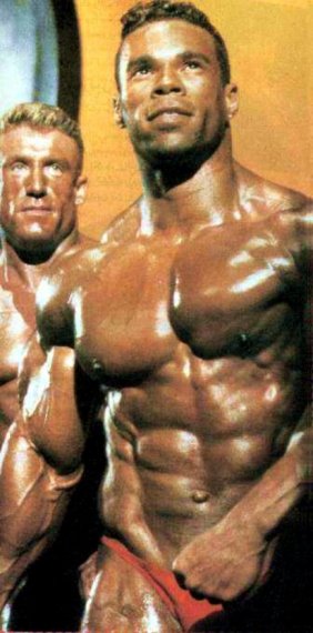 Дориан Ятс, Dorian Yates на турнире Мистер Олимпия 1994 вместе с Кевин Леврон