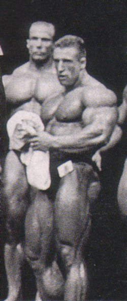 Дориан Ятс, Dorian Yates на турнире Мистер Олимпия 1995 вместе с Майк Франсуа