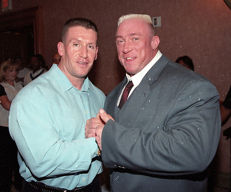 Дориан Ятс, Dorian Yates на турнире Мистер Олимпия 1999 вместе с Маркус Рул