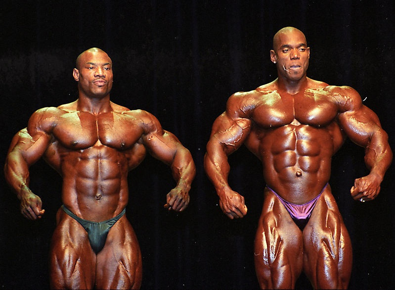 Флекс Уиллер, Flex Wheeler на турнире Мистер Олимпия 1999 вместе с Декстер Джексон