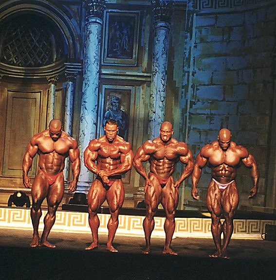 Флекс Уиллер, Flex Wheeler на турнире Мистер Олимпия 1999 вместе с Крис Кормье, Кевин Леврон, Ронни Колеман