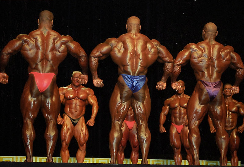 Ронни Колеман, Ronnie Coleman на турнире Мистер Олимпия 1999 вместе с Крис Кормье, Флекс Уиллер