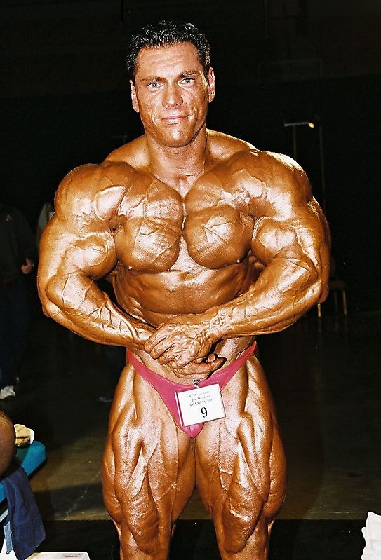 Франциско Пако Батиста, Francisco Bautista на турнире Мистер Олимпия 2002