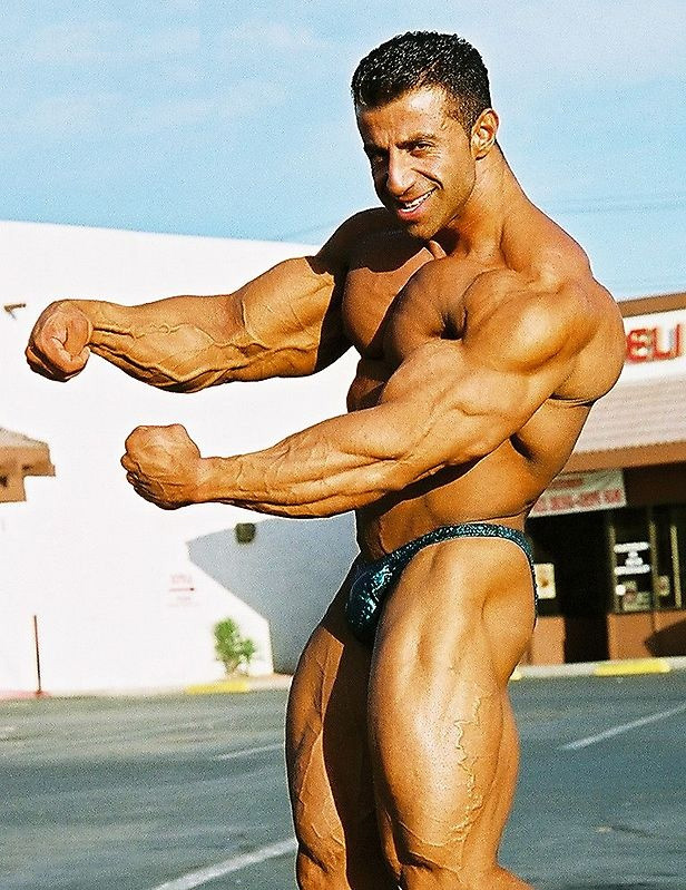 Джордж Фарах, George Farah на турнире Мистер Олимпия 2002
