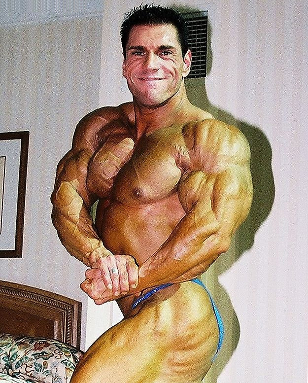 Франциско Пако Батиста, Francisco Bautista на турнире Мистер Олимпия 2002
