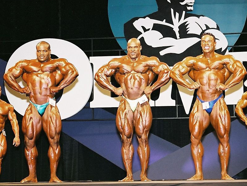 Кевин Леврон, Kevin Levrone на турнире Мистер Олимпия 2002 вместе с Крис Кормье, Ронни Колеман