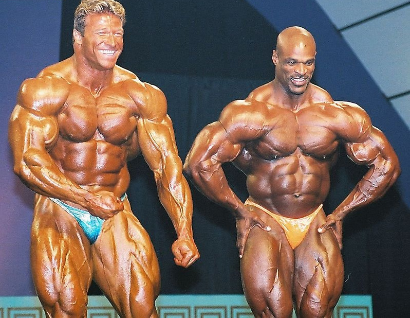 Ронни Колеман, Ronnie Coleman на турнире Мистер Олимпия 2002 вместе с Гюнтер Шлиеркамп