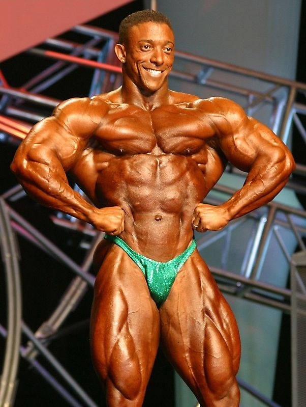 Трой Элвис, Troy Alves на турнире Мистер Олимпия 2003