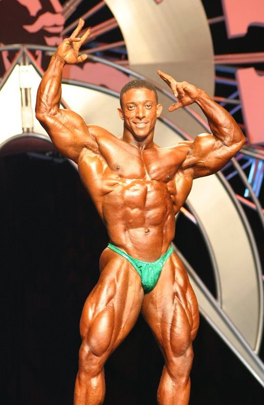 Трой Элвис, Troy Alves на турнире Мистер Олимпия 2003