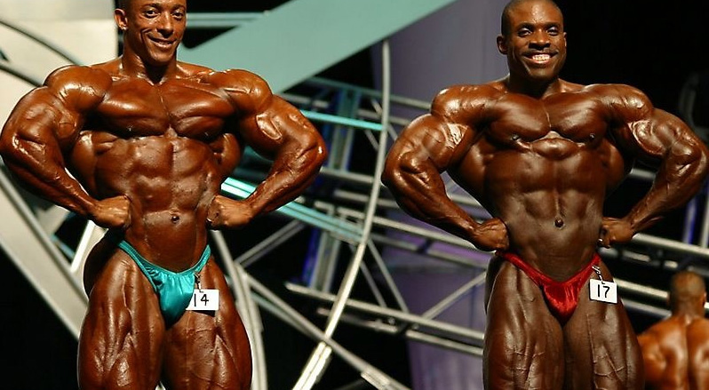Трой Элвис, Troy Alves на турнире Мистер Олимпия 2003 вместе с Мелвин Энтони