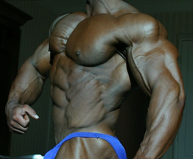 Виктор Мартинез, Victor Martinez на турнире Мистер Олимпия 2004