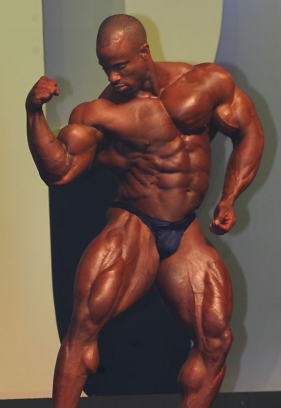 Виктор Мартинез, Victor Martinez на турнире Мистер Олимпия 2004
