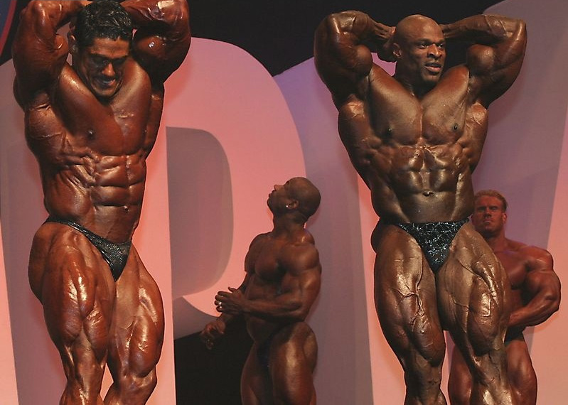 Ронни Колеман, Ronnie Coleman на турнире Мистер Олимпия 2004 вместе с Густаво Баделл