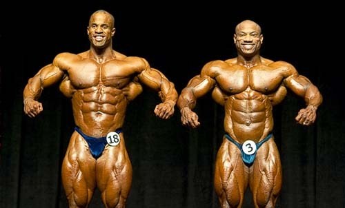 Виктор Мартинез, Victor Martinez на турнире Мистер Олимпия 2004 вместе с Декстер Джексон