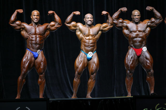 Декстер Джексон, Dexter Jackson на турнире Мистер Олимпия 2006 вместе с Виктор Мартинез, Ронни Колеман