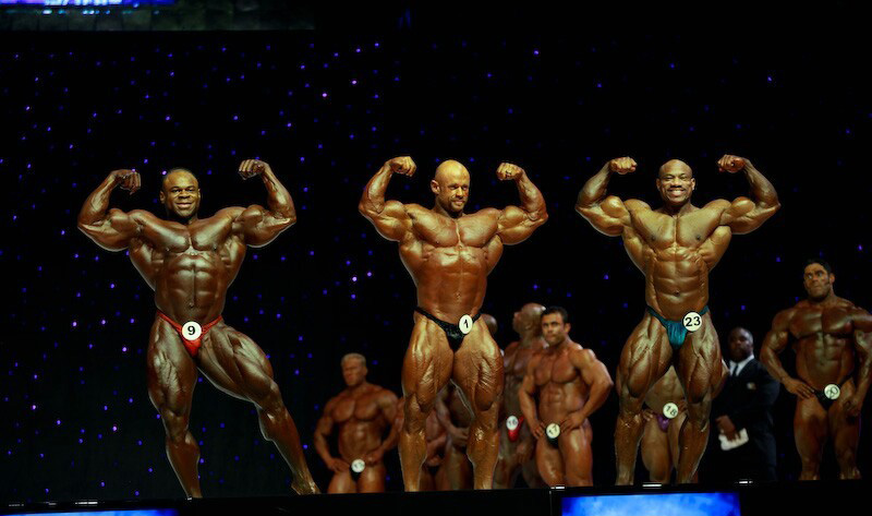 Декстер Джексон, Dexter Jackson на турнире Мистер Олимпия 2009 вместе с Кай Грин, Бренч Уоррен