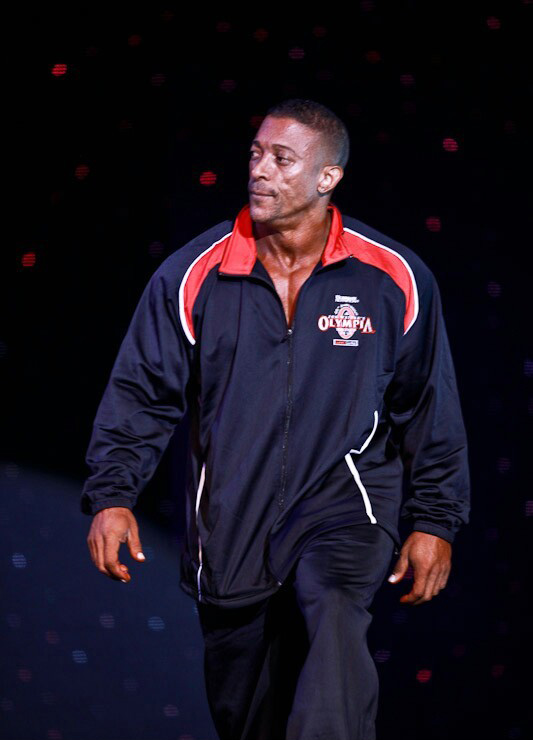 Трой Элвис, Troy Alves на турнире Мистер Олимпия 2010