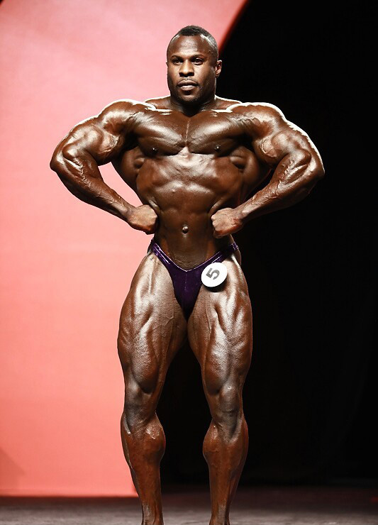Мбоя Едвардс, Mboya Edwards на турнире Мистер Олимпия 2011