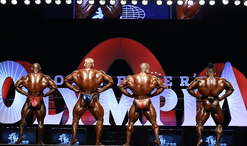 Декстер Джексон, Dexter Jackson на турнире Мистер Олимпия 2011 вместе с Деннис Вольф, Виктор Мартинез, Кай Грин