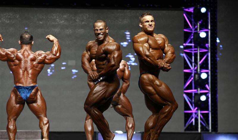 Джеймс Флекс Льюис, James Flex Lewis на турнире Мистер Олимпия 2012 вместе с Хосе Реймонд, Дэвид Хенри